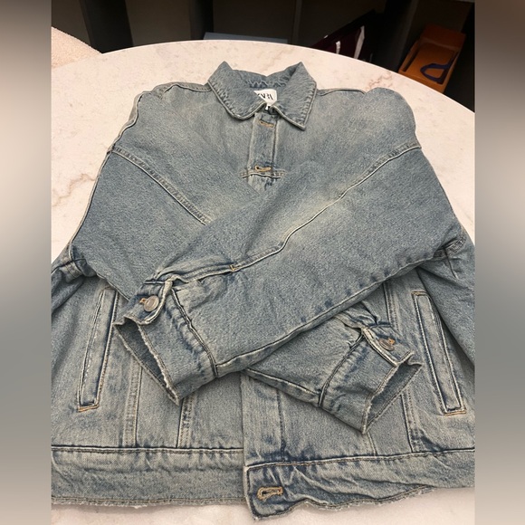 Zara Light Blue QUILTED DENIM
JACKET - Picture 8 of 10